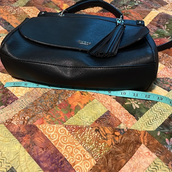 Fabulous Guess leather purse - Picture 6 of 8